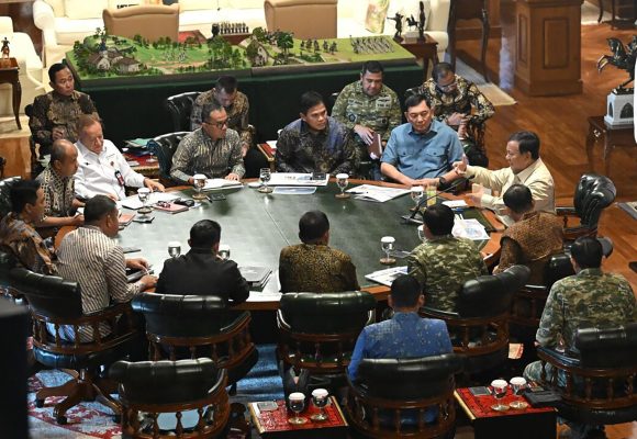 Prabowo Kumpulkan Petinggi TNI di Hambalang, Bahas Dayak hingga Merapi