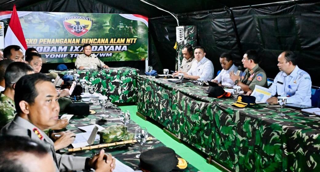 Rapat Bencana Presiden Prabowo Pimpin Rapat Strategis di Nagekeo
