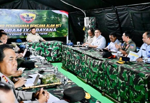 Presiden Prabowo Pimpin Rapat Strategis di Nagekeo