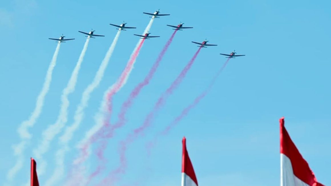 Demo Udara 81 Pesawat TNI Meriahkan Gladi Kotor HUT ke-81 RI di Istana