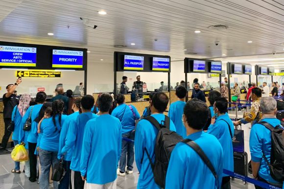 82 WNI Tahanan Imigrasi Malaysia Tiba di Tanah Air