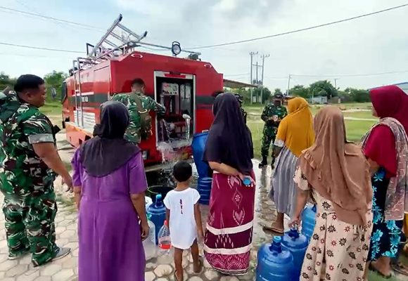 _DSC8117 TNI Kerahkan Mobil RO Bantu Warga Aceh Krisis Air Bersih