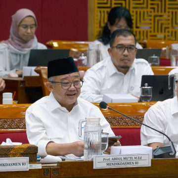 Kemendikdasmen DPR Setujui Anggaran Kemendikdasmen 2027 Rp89,1 Triliun
