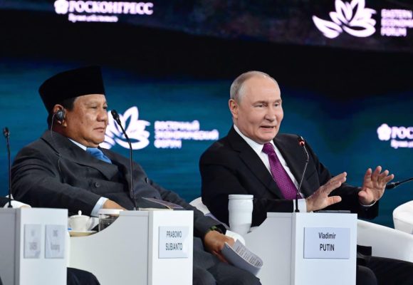PRABOWO DAN PUTIN Presiden Prabowo Jadi Tamu Kehormatan Rusia