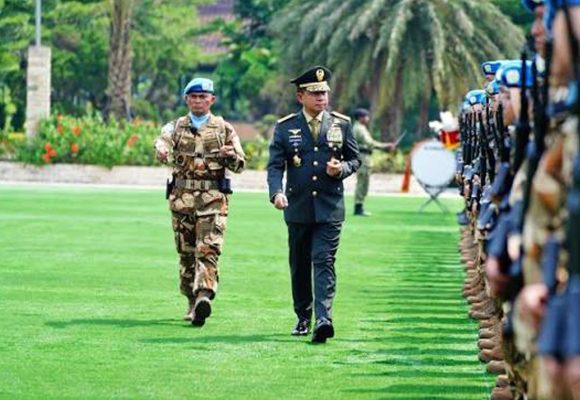 Panglima TNI Jenderal TNI Agus Subianto melakukan pemeriksaan pasukan Panglima TNI: OPM Harus Ditumpas, Penanganan Papua Perlu Kolaborasi