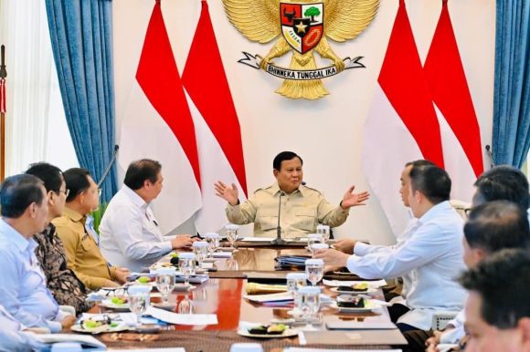 Pemerintah Perkuat Inklusi Keuangan Penyediaan Rekening bagi Masyarakat Prabowo Targetkan Warga Miliki Rekening Bank Permudah Bansos