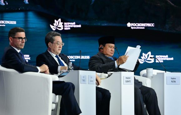 Prabowo di Eastern Economic Forum Pidato Presiden Prabowo di Rusia, Tolak Sekat Keuangan Global