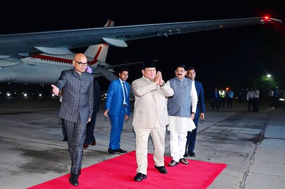 Tiba di India Prabowo Siap Suarakan Ekonomi Inklusif KTT BRICS