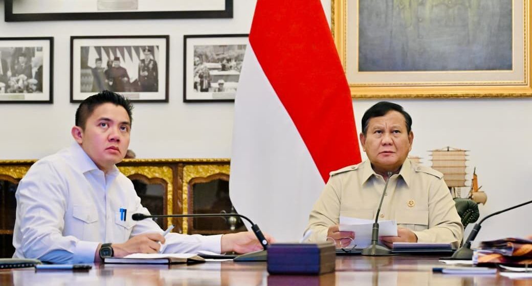 Presiden Prabowo Subianto dan Seskab Teddy Menkes Ingatkan Warga Gunakan Masker Atas Arahan Presiden