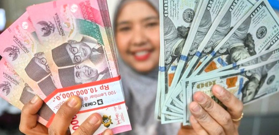 Rupiah Hari ini Diproyeksi Kisaran Rp17.981 per Dolar AS