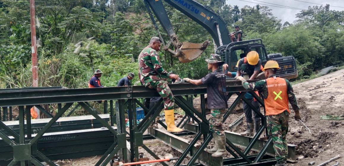 WhatsApp Image 2026-09-27 at 12.04.43 TNI Bangun Jembatan Bailey Penghubung Desa Bener Meriah