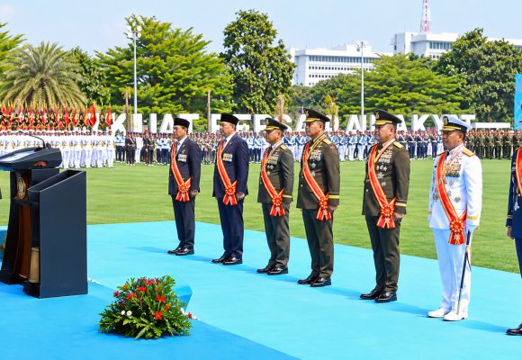 Prabowo Anugerahkan Bintang Mahaputera kepada 7 Tokoh TNI