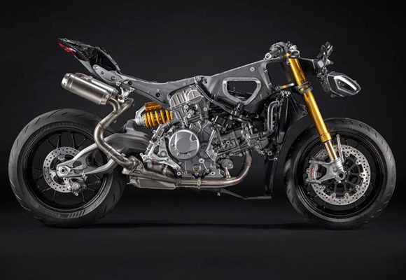 Subframe monocoque Ducati Panigale V2 Special Edition MM93 terpasang pada bagian kepala silinder belakang mesin. Berfungsi sebagai penopang struktur rangka sekaligus membantu menjaga kekakuan dan kestabilan motor. Rancangan ini mengintegrasikan mesin sebagai bagian penting dari struktur penopang kendaraan.