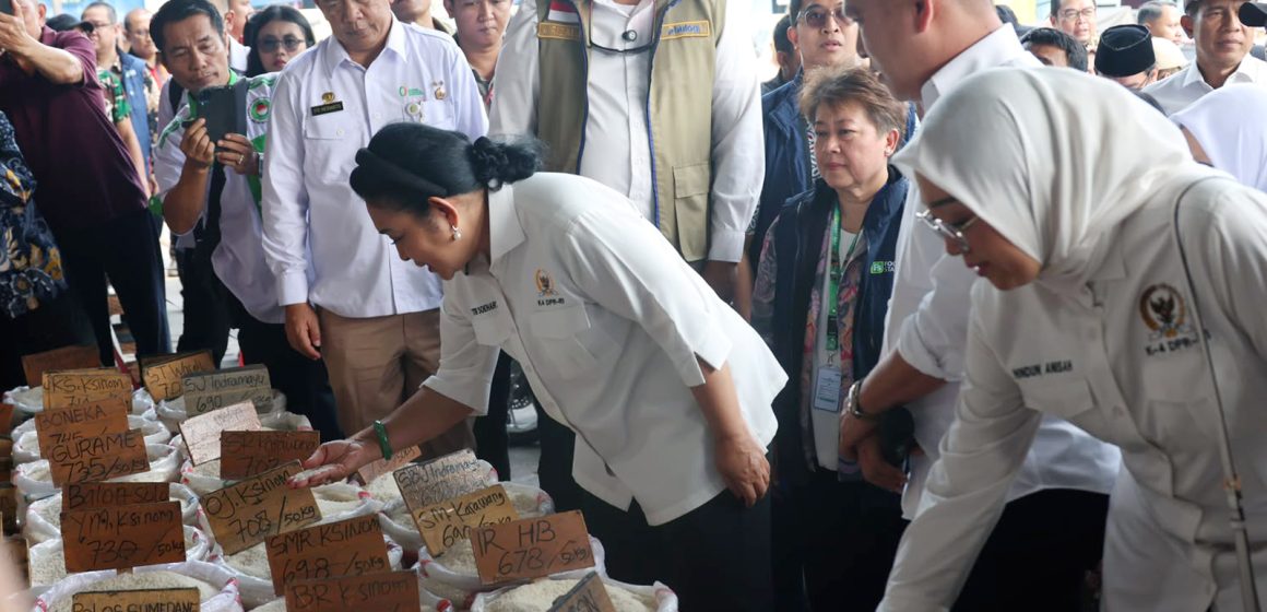 _DSC8121 Produksi Padi Naik, Stok Beras di Pasar Tetap Aman