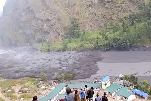 Nepal Kembali Dilanda Banjir Bandang, Rumah dan Jembatan Hanyut