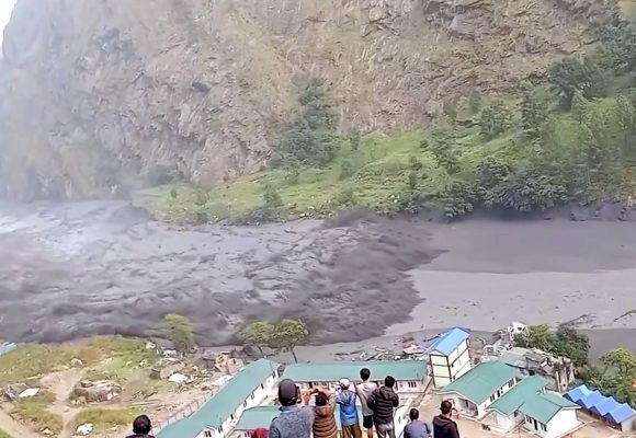 Nepal Kembali Dilanda Banjir Bandang, Rumah dan Jembatan Hanyut