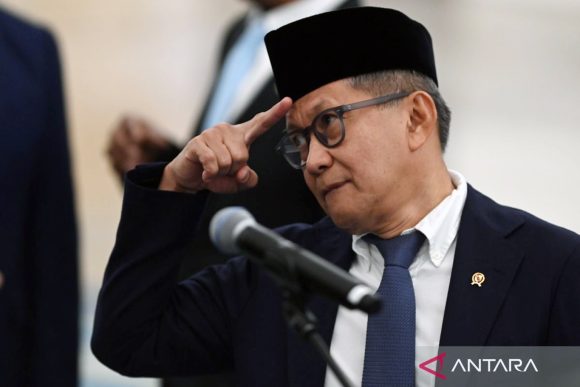 _DSC8162 Rocky Gerung Nilai Pendidikan dan Gizi Anak Sama-Sama Penting
