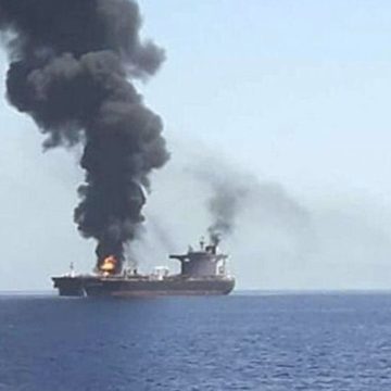 Iran Identifikasi Kapal Tanker Terbakar di Selat Hormuz