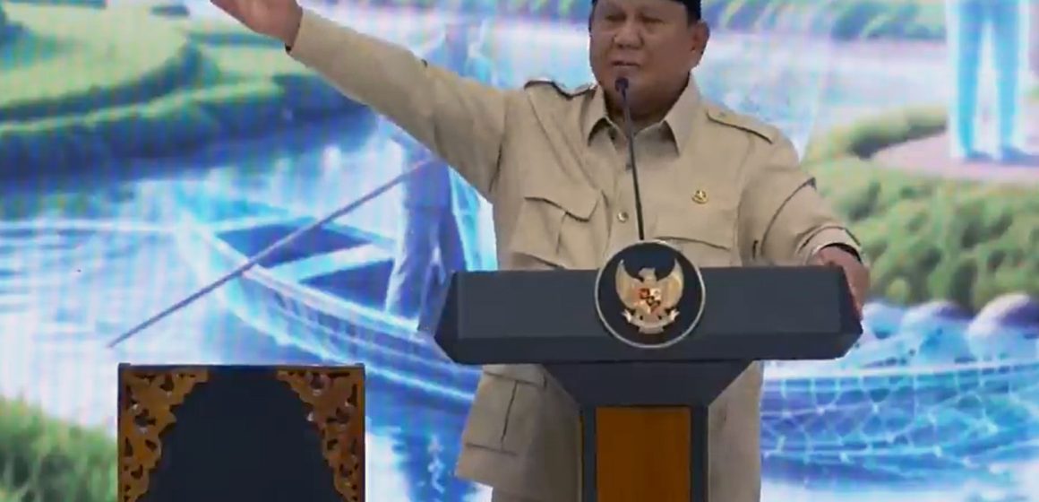 Kelakar Prabowo Singgung Seseorang Lewat Seskab Teddy
