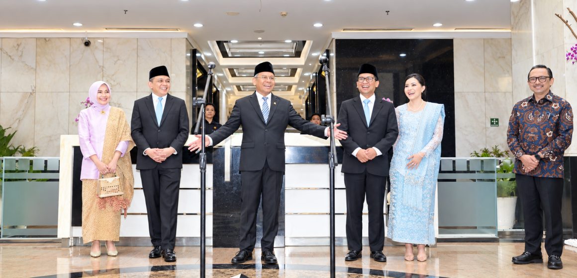 Foto Bersama Kemenkeu Kini Punya Tiga Wamenkeu, Siapa Saja?