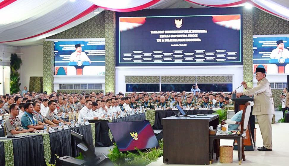 Prabowo Beri Arahan ke Pimpinan TNI Polri Prabowo Beri Arahan kepada 800 Pati TNI-Polri